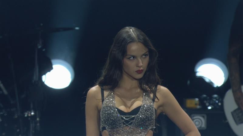 Quem foi a Olivia Rodrigo de outras gerações? Fãs da cantora apostam em Alanis, Oasis e Freddie Mercury