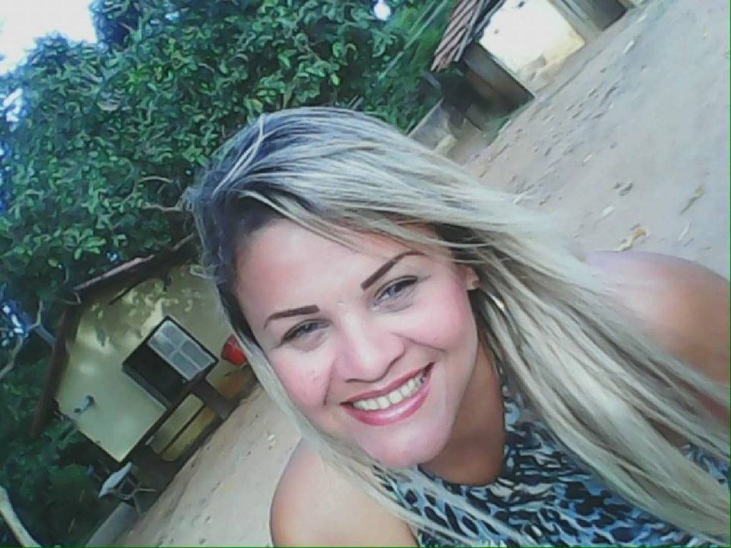 Mulher que morreu após ser espancada em chácara e passar mais de 20 dias internada é enterrada em Palmas