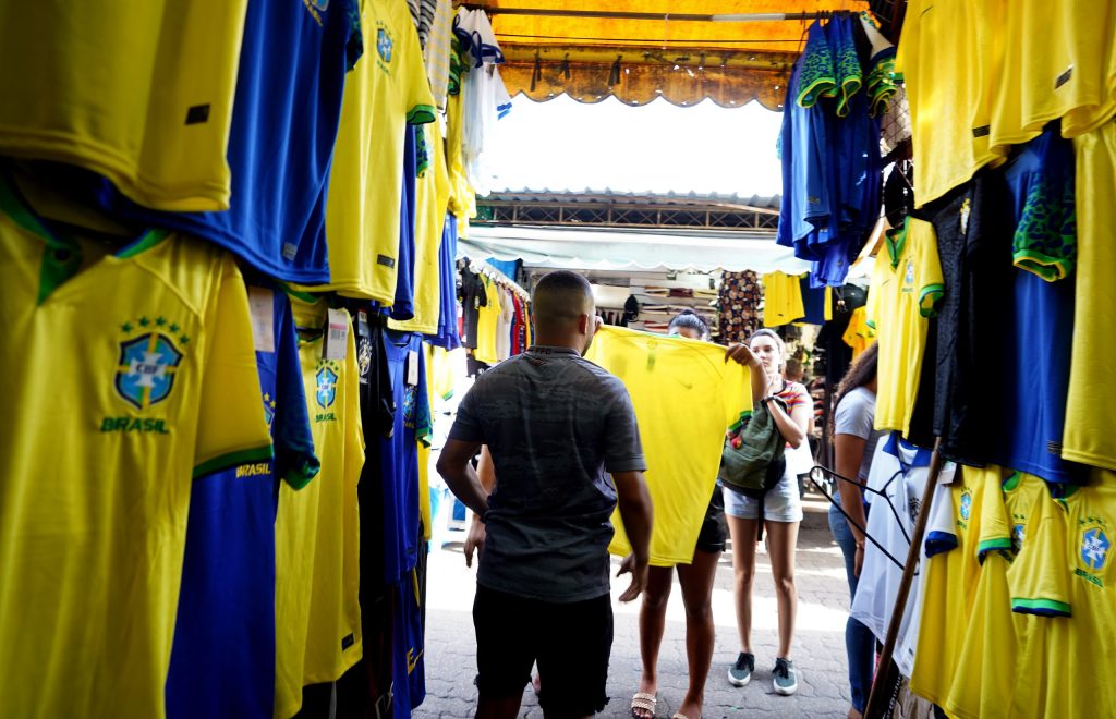 ‘Brazil Core’: a estética periférica e tropical que faz sucesso entre estrangeiros