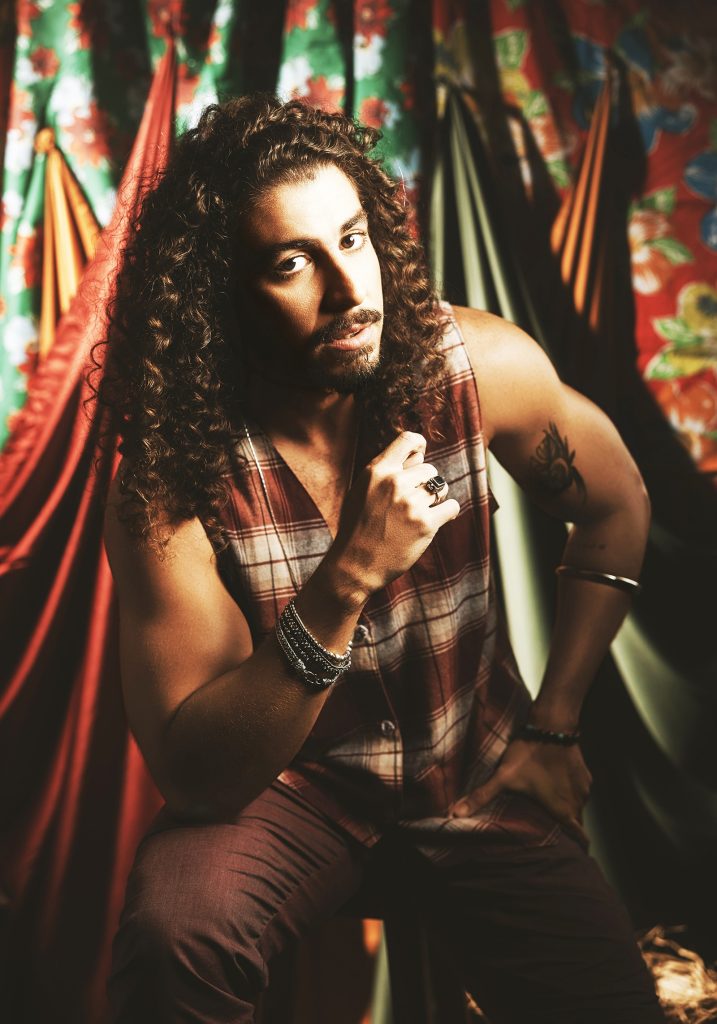 Juzé exalta quentura do Nordeste com Elba Ramalho, Maciel Melo e Juliana Linhares no EP ‘Mormaço de fogueira’