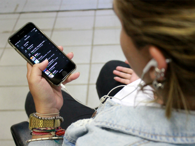 Humanos não conseguem mais distinguir música gerada por IA de música real, diz pesquisa