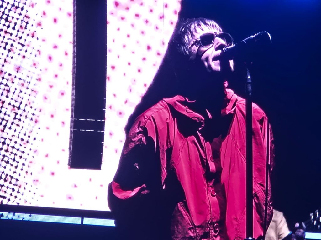 Oasis faz parecer que tempo não passou em reencontro no Brasil 16 anos após fim da banda