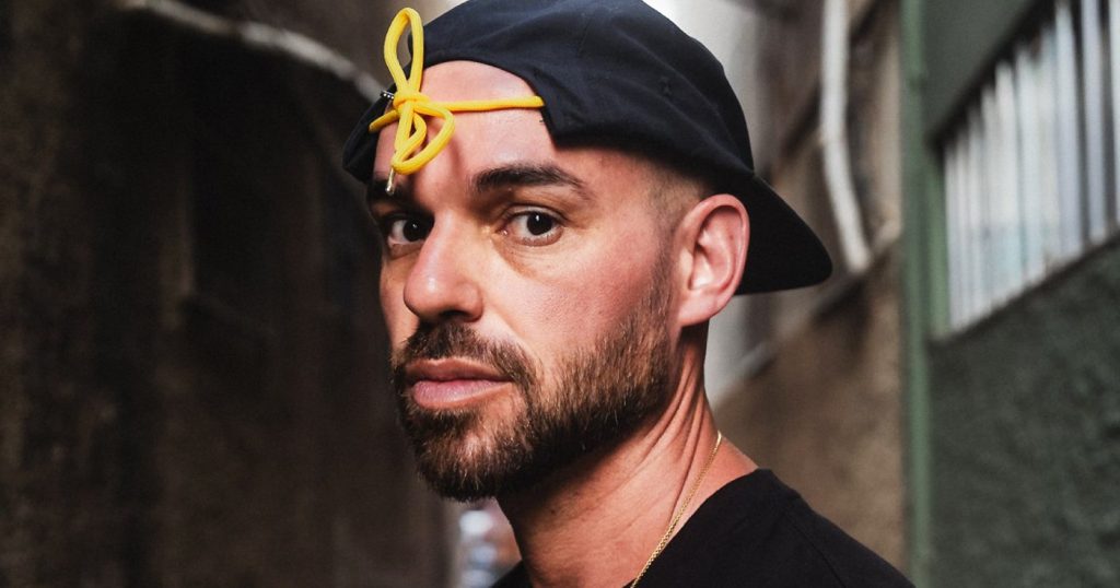 Papatinho segue o baile com EP em que põe o bloco do funk na rua com Anitta, Jason Derulo, Kevin O Chris e L7nnon