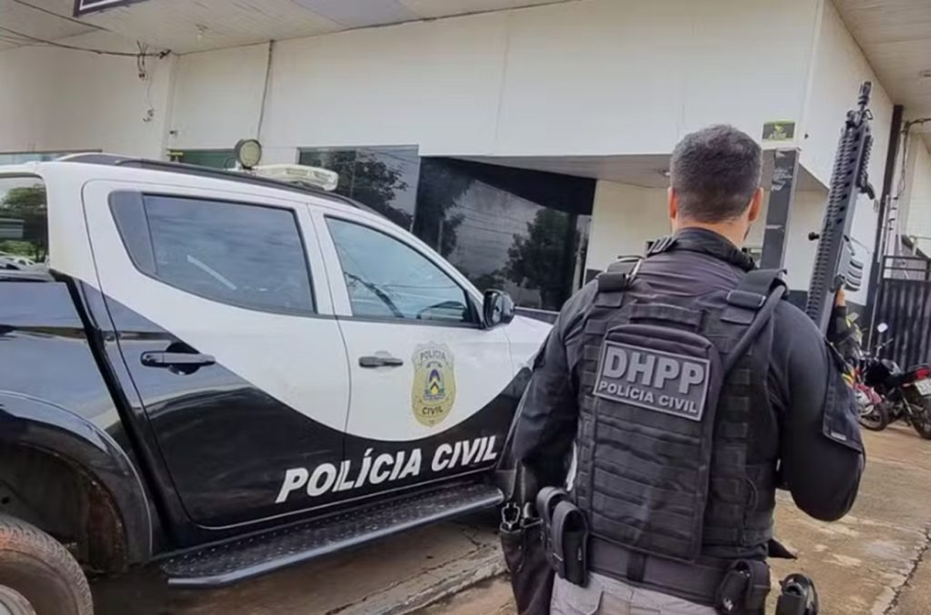 Homem é preso no telhado da casa da ex após descumprir medida protetiva no TO